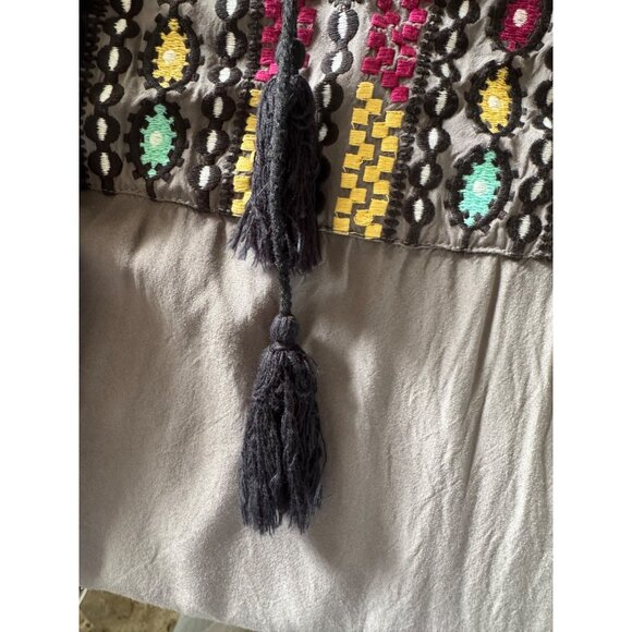 Solitaire Top M Bohemian Gray Tunic Top Aztec Embroidery & Tassel Tie - Picture 4 of 8